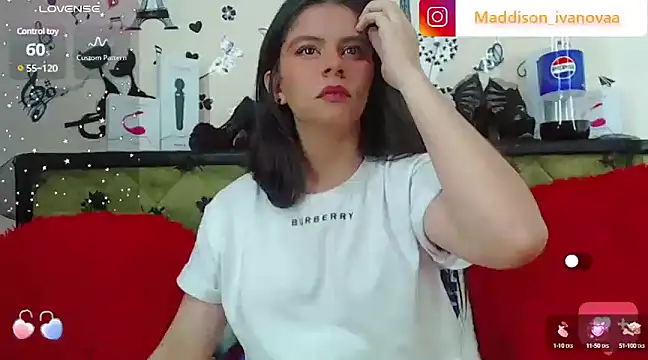 maddiivanova online show from March 22, 2025, 5:06 am