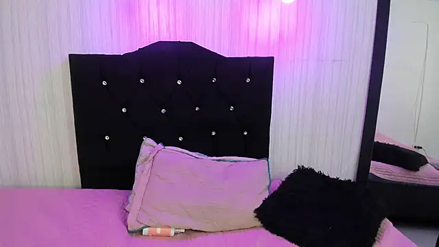 nicky angel1 online show from February 25, 2025, 6:33 pm