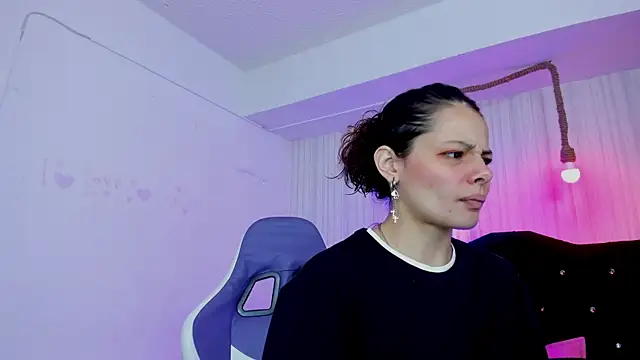 nicky angel1 online show from October 15, 2025, 6:38 pm