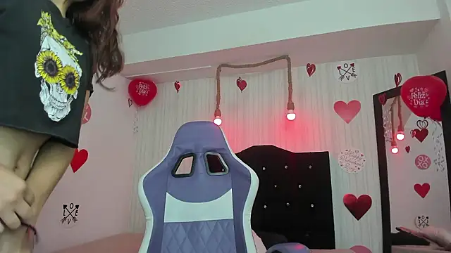 nicky angel1 online show from February 18, 2026, 7:32 pm