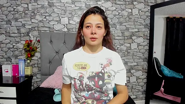 nicky angel1 online show from October 3, 2025, 11:34 am