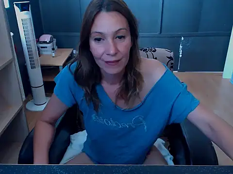 Snapshot of hannaha chatting on June 4, 2026, 11:48 am hannaha online show from June 4, 2026, 11:48 am