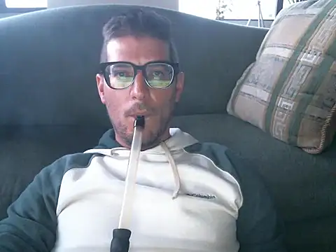 quitomanec online show from October 29, 2025, 11:03 pm