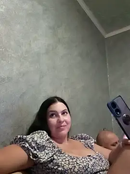 Snapshot of Greta_Tamar chatting on September 23, 2025, 5:31 pm Greta Tamar online show from September 23, 2025, 5:31 pm