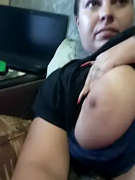 Snapshot of Greta_Tamar chatting on October 13, 2025, 5:25 pm Greta Tamar online show from October 13, 2025, 5:25 pm