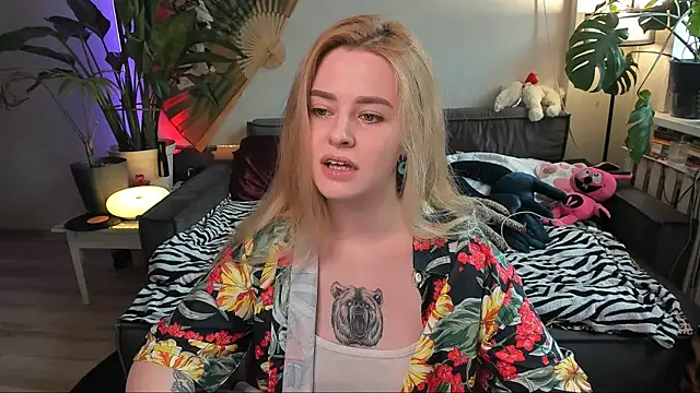 Alexa Pirs online show from March 26, 2026, 12:47 pm