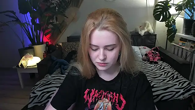 Alexa Pirs online show from March 18, 2026, 3:13 pm