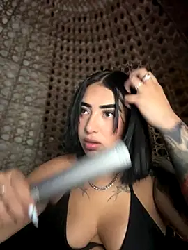 Snapshot of Scarlett-LS chatting on October 1, 2025, 2:06 am Scarlett-LS online show from October 1, 2025, 2:06 am