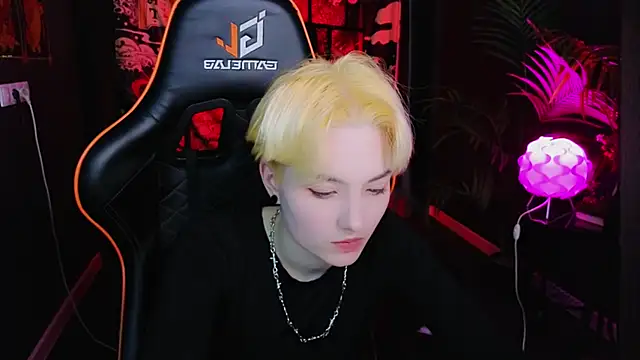 Akemi Sora  online show from March 7, 2025, 5:49 pm