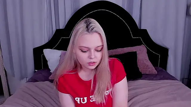 Snapshot of CLAIRE_VOGT chatting on March 7, 2025, 12:23 pm CLAIRE VOGT online show from March 7, 2025, 12:23 pm