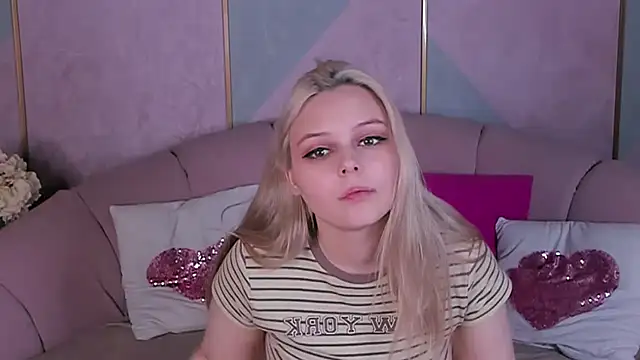 Snapshot of CLAIRE_VOGT chatting on March 3, 2025, 8:51 am CLAIRE VOGT online show from March 3, 2025, 8:51 am