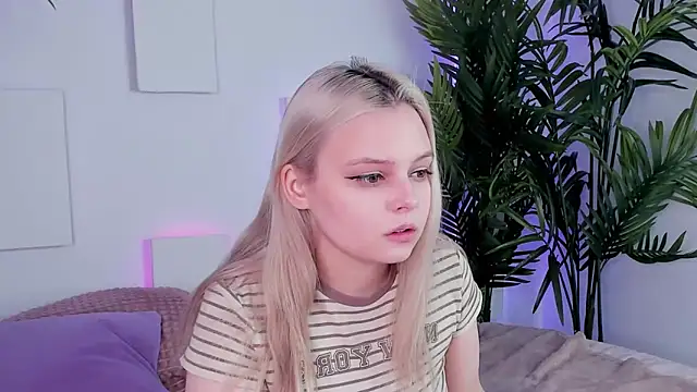 Snapshot of CLAIRE_VOGT chatting on March 10, 2025, 9:34 am CLAIRE VOGT online show from March 10, 2025, 9:34 am