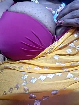 Snapshot of SX-JUHI chatting on October 5, 2025, 10:55 pm SX-JUHI online show from October 5, 2025, 10:55 pm