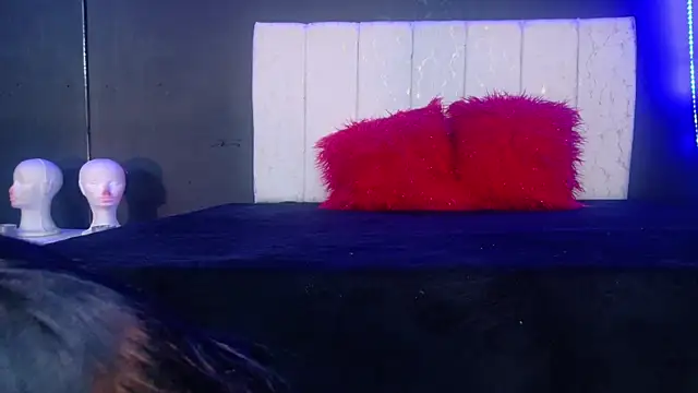 MariamLaraa online show from October 1, 2025, 2:54 pm