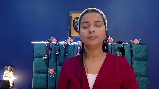 MariamLaraa online show from March 22, 2025, 11:11 am