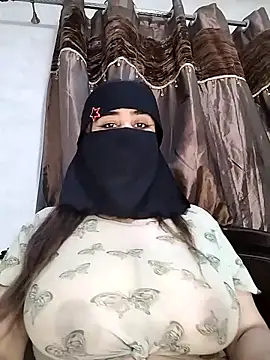 Snapshot of Maraamm chatting on October 27, 2025, 10:44 pm Maraamm online show from October 27, 2025, 10:44 pm