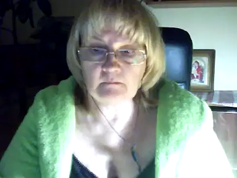 Snapshot of Violet5364 chatting on November 2, 2025, 3:06 pm Violet5364 online show from November 2, 2025, 3:06 pm