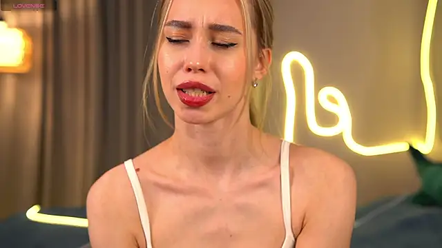  Spring Day  online show from November 9, 2025, 8:29 am