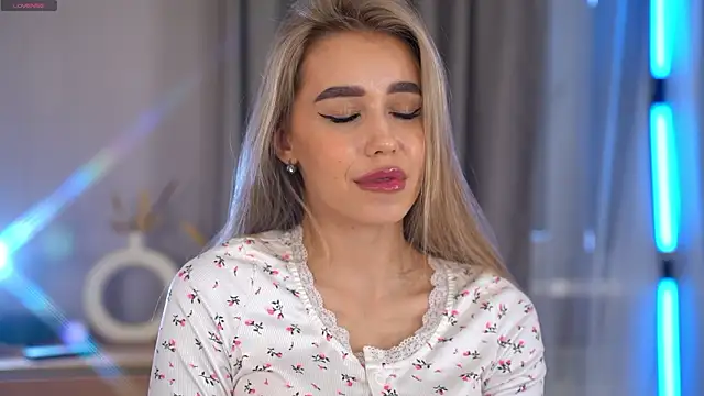  Spring Day  online show from February 19, 2026, 8:11 am