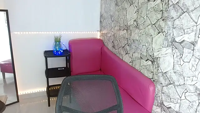 Emilybateee online show from September 28, 2025, 4:14 pm