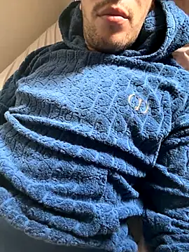 yaxxx03 online show from October 19, 2025, 10:51 am