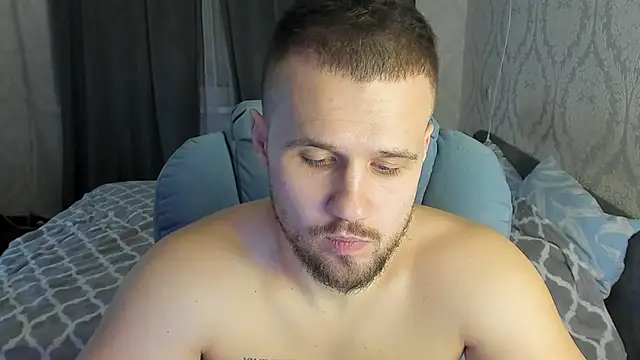 Snapshot of Vladik_b chatting on February 22, 2025, 10:31 pm Vladik b online show from February 22, 2025, 10:31 pm