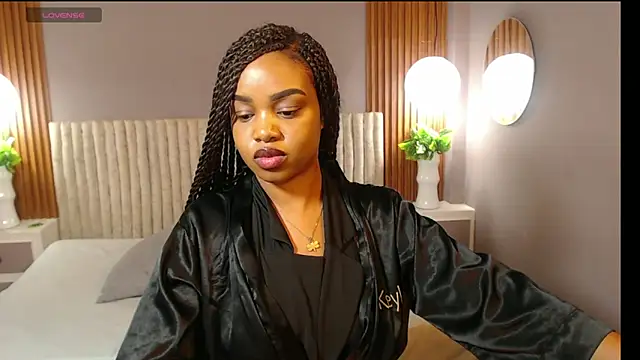 Snapshot of TianaSky chatting on September 19, 2025, 8:02 pm TianaSky online show from September 19, 2025, 8:02 pm