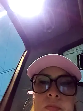 Snapshot of CandieGilson__ chatting on October 4, 2025, 10:39 am CandieGilson online show from October 4, 2025, 10:39 am