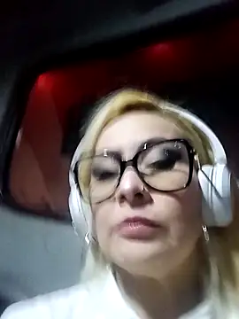 CandieGilson   online show from March 31, 2026, 10:28 am