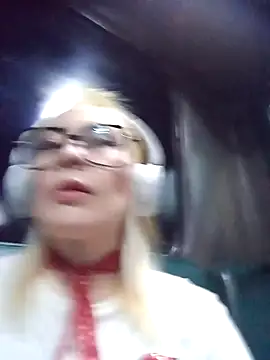 Snapshot of CandieGilson__ chatting on February 14, 2026, 11:21 am CandieGilson online show from February 14, 2026, 11:21 am