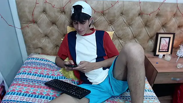 Snapshot of Estiv18_ chatting on February 27, 2025, 4:13 am Estiv18 online show from February 27, 2025, 4:13 am