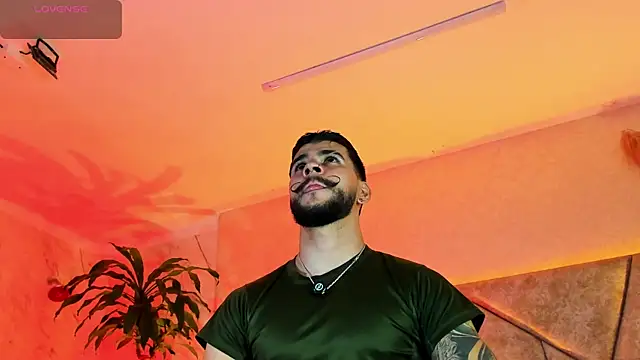 Snapshot of DickGriffith_ chatting on September 25, 2025, 12:55 pm DickGriffith online show from September 25, 2025, 12:55 pm