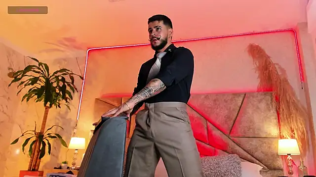 Snapshot of DickGriffith_ chatting on November 2, 2025, 11:04 am DickGriffith online show from November 2, 2025, 11:04 am