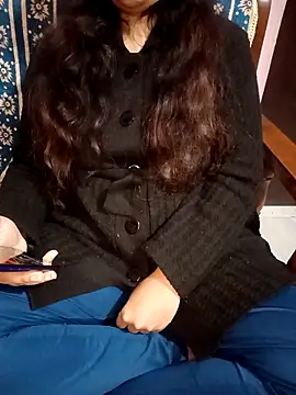 Snapshot of Mannat-222 chatting on December 19, 2025, 5:04 pm Mannat-222 online show from December 19, 2025, 5:04 pm