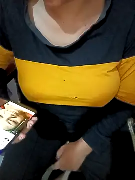 Snapshot of Mannat-222 chatting on November 24, 2025, 6:19 pm Mannat-222 online show from November 24, 2025, 6:19 pm