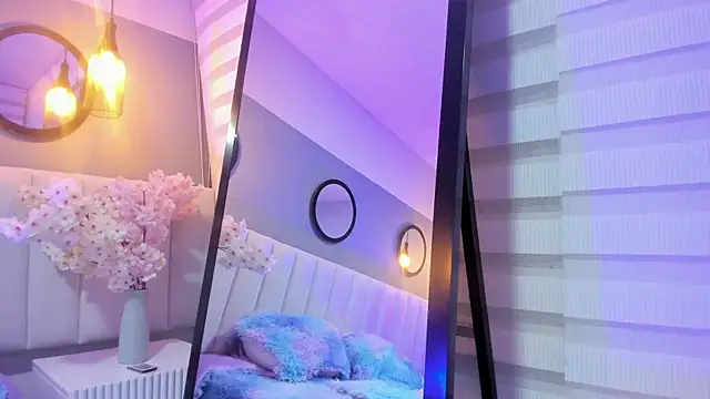 Snapshot of alice_lodge chatting on September 18, 2025, 3:31 am alice lodge online show from September 18, 2025, 3:31 am