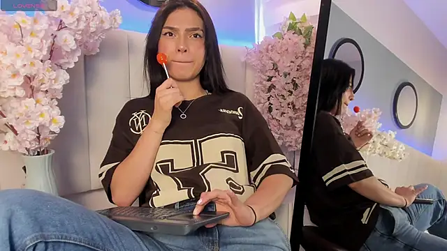 Snapshot of alice_lodge chatting on September 26, 2025, 10:16 pm alice lodge online show from September 26, 2025, 10:16 pm