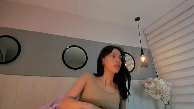 Snapshot of alice_lodge chatting on October 15, 2025, 3:05 am alice lodge online show from October 15, 2025, 3:05 am