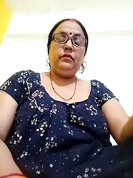 Snapshot of Kiyara8 chatting on October 5, 2025, 8:16 am Kiyara8 online show from October 5, 2025, 8:16 am