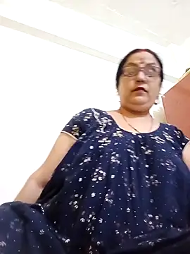 Snapshot of Kiyara8 chatting on September 29, 2025, 6:09 am Kiyara8 online show from September 29, 2025, 6:09 am