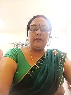 Snapshot of Kiyara8 chatting on October 15, 2025, 9:17 am Kiyara8 online show from October 15, 2025, 9:17 am