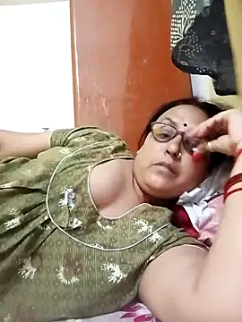 Snapshot of Kiyara8 chatting on September 17, 2025, 4:20 pm Kiyara8 online show from September 17, 2025, 4:20 pm