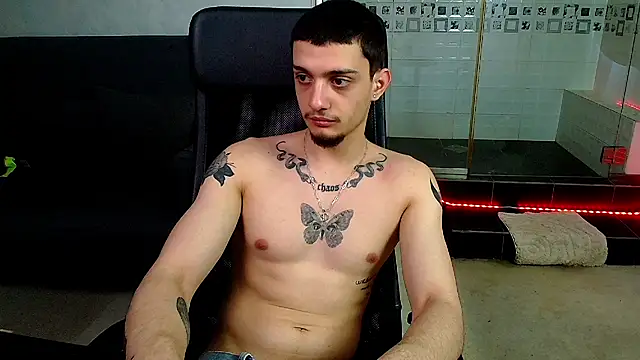 Snapshot of OscarGriffin chatting on February 24, 2025, 11:43 am OscarGriffin online show from February 24, 2025, 11:43 am