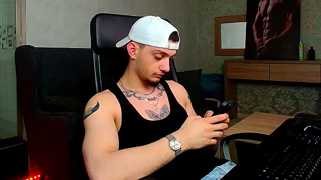 Snapshot of OscarGriffin chatting on March 10, 2025, 12:28 pm OscarGriffin online show from March 10, 2025, 12:28 pm