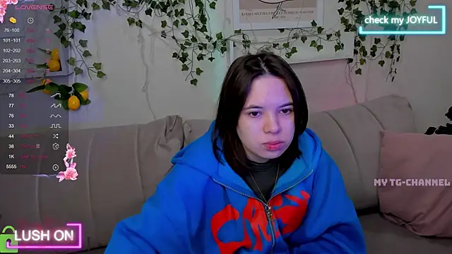 Chio Mio online show from September 18, 2025, 2:03 am