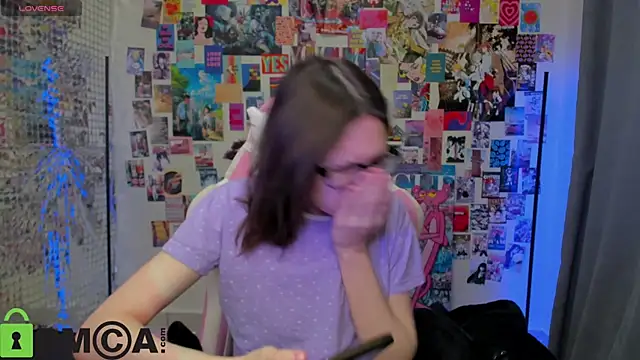 Chio Mio online show from October 22, 2025, 2:22 am