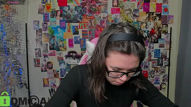 Chio Mio online show from November 3, 2025, 1:44 am