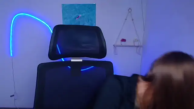 Snapshot of Dana_flowers chatting on February 5, 2026, 12:45 pm Dana flowers online show from February 5, 2026, 12:45 pm