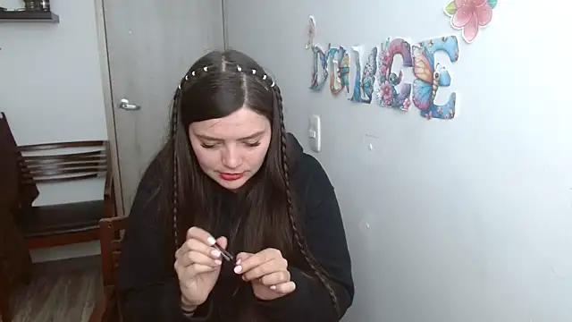 dulce  222 online show from September 11, 2025, 6:41 pm