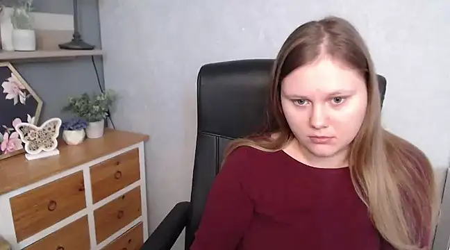 Snapshot of JULIE_xKISS chatting on February 24, 2025, 2:04 pm JULIE xKISS online show from February 24, 2025, 2:04 pm